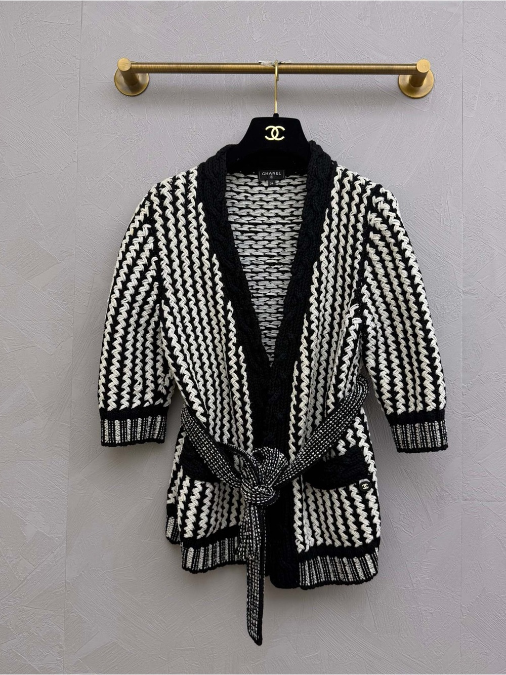 🚩steal CHANEL Black and White Knit Belted Cardigan